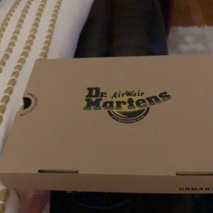 Dr Martens women’s/girls black patent boots